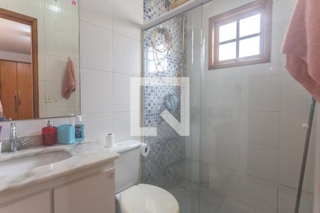 Casa à venda com 120m², 2 quartos e 2 vagasBanheiro suíte 1