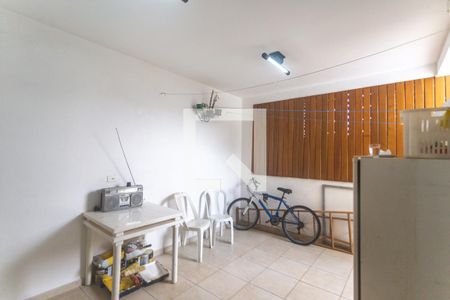 Casa à venda com 120m², 2 quartos e 2 vagasÁrea de serviço