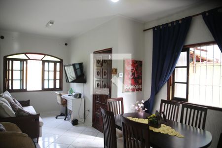 Sala de casa para alugar com 2 quartos, 90m² em Real, Praia Grande