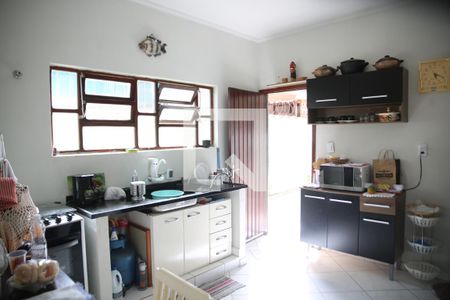 Casa para alugar com 90m², 2 quartos e 2 vagasCozinha