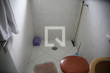 Casa para alugar com 90m², 2 quartos e 2 vagasBanheiro da Suíte