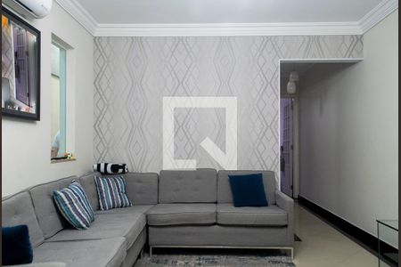 Sala de casa à venda com 4 quartos, 150m² em Vila Vitorio Mazzei, São Paulo