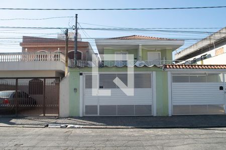 Fachada de casa à venda com 4 quartos, 150m² em Vila Vitorio Mazzei, São Paulo