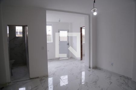 Sala/Cozinha de casa para alugar com 2 quartos, 110m² em Vila Cavaton, São Paulo