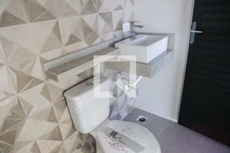 Casa à venda com 156m², 3 quartos e 2 vagas Casa à venda com 156m², 3 quartos e 2 vagasBanheiro