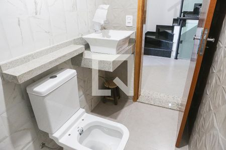 Casa à venda com 156m², 3 quartos e 2 vagas Casa à venda com 156m², 3 quartos e 2 vagasBanheiro