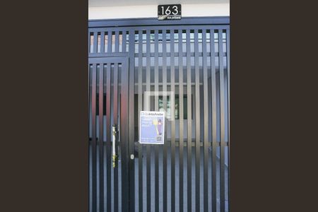 Casa à venda com 156m², 3 quartos e 2 vagas Casa à venda com 156m², 3 quartos e 2 vagasFachada