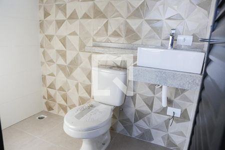 Casa à venda com 156m², 3 quartos e 2 vagas Casa à venda com 156m², 3 quartos e 2 vagasBanheiro