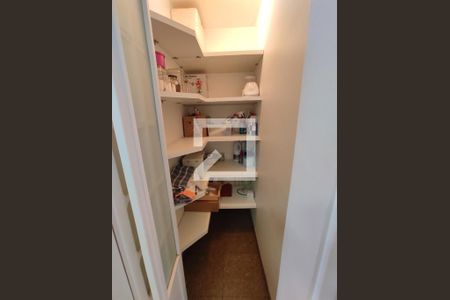 Apartamento à venda com 200m², 5 quartos e 4 vagasDespensa