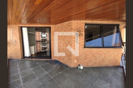 Apartamento à venda com 200m², 5 quartos e 4 vagasVaranda