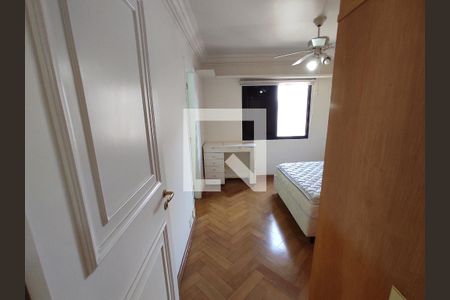 Apartamento à venda com 200m², 5 quartos e 4 vagasQuarto 2