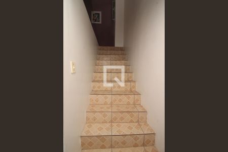 Escada de casa de condomínio para alugar com 3 quartos, 82m² em Santa Tereza, Porto Alegre