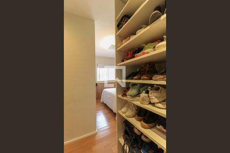 Apartamento à venda com 155m², 3 quartos e 3 vagasCloset da suíte 1