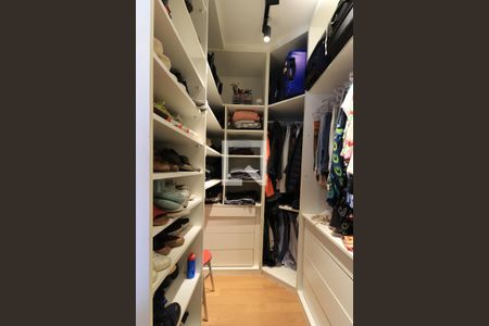 Apartamento à venda com 155m², 3 quartos e 3 vagasCloset da suíte 1
