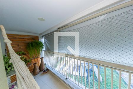 Apartamento à venda com 57m², 2 quartos e 1 vaga Apartamento à venda com 57m², 2 quartos e 1 vagaSala