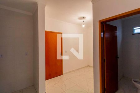 Sala e Cozinha Integrada  de apartamento para alugar com 2 quartos, 40m² em Ponte Rasa, São Paulo