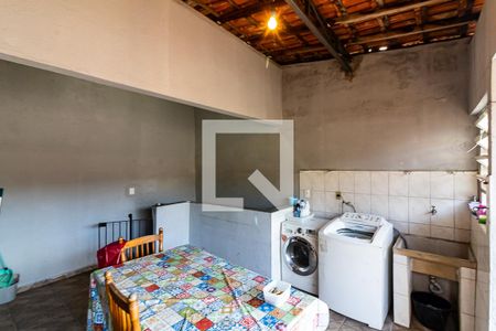 Casa à venda com 200m², 3 quartos e 1 vagaÁrea de Serviço