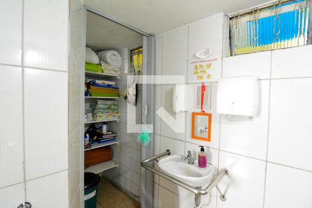 Casa à venda com 150m², 7 quartos e 1 vaga Casa à venda com 150m², 7 quartos e 1 vagaBanheiro