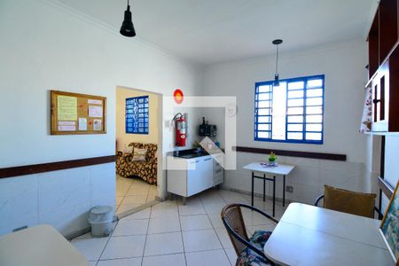 Casa à venda com 150m², 7 quartos e 1 vaga Casa à venda com 150m², 7 quartos e 1 vagaCozinha