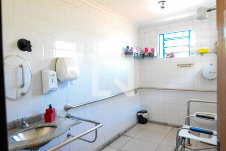 Casa à venda com 150m², 7 quartos e 1 vaga Casa à venda com 150m², 7 quartos e 1 vagaBanheiro