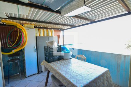 Cozinha de casa à venda com 7 quartos, 150m² em Bonfim, Belo Horizonte