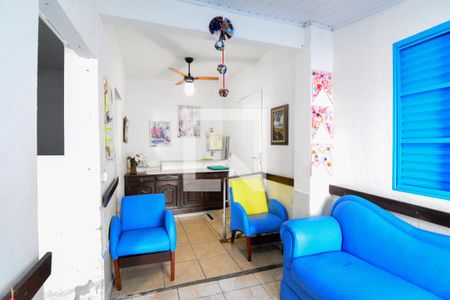 Casa à venda com 150m², 7 quartos e 1 vaga Casa à venda com 150m², 7 quartos e 1 vagaSala