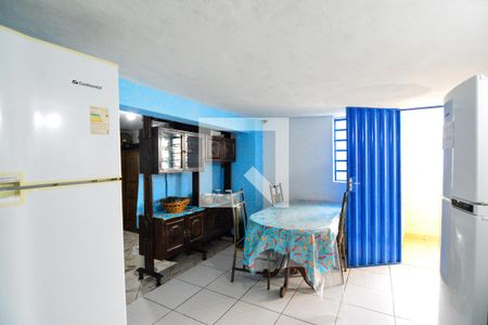 Casa à venda com 150m², 7 quartos e 1 vaga Casa à venda com 150m², 7 quartos e 1 vagaCozinha