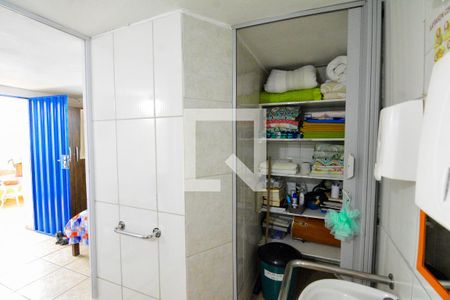Casa à venda com 150m², 7 quartos e 1 vaga Casa à venda com 150m², 7 quartos e 1 vagaBanheiro