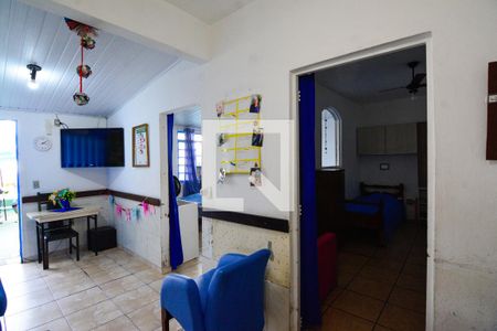 Casa à venda com 150m², 7 quartos e 1 vaga Casa à venda com 150m², 7 quartos e 1 vagaSala