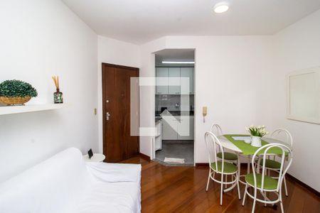 Sala de apartamento para alugar com 1 quarto, 40m² em Savassi, Belo Horizonte