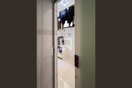 Apartamento à venda com 64m², 2 quartos e 1 vaga Apartamento à venda com 64m², 2 quartos e 1 vagaBanheiro de serviço