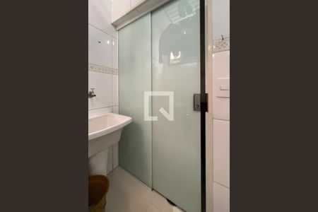 Apartamento à venda com 64m², 2 quartos e 1 vaga Apartamento à venda com 64m², 2 quartos e 1 vagaBanheiro de serviço