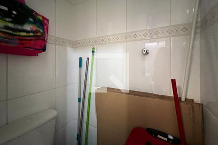 Apartamento à venda com 64m², 2 quartos e 1 vaga Apartamento à venda com 64m², 2 quartos e 1 vagaBanheiro de serviço