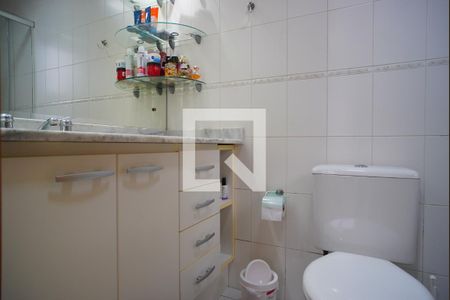 Banheiro  suíte  de apartamento à venda com 2 quartos, 63m² em Passo D’areia, Porto Alegre