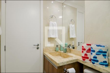 Apartamento à venda com 61m², 2 quartos e 2 vagasBanheiro da Suíte