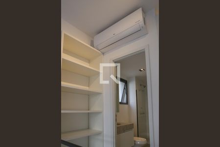 Studio à venda com 30m², 1 quarto e sem vagaSala e Quarto