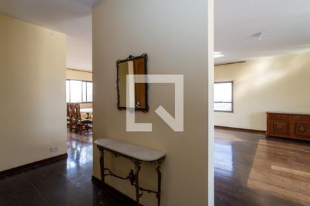 Entrada de apartamento para alugar com 3 quartos, 296m² em Jardim Barbosa, Guarulhos