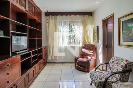 Casa à venda com 493m², 6 quartos e 3 vagasQuarto 4 Suíte