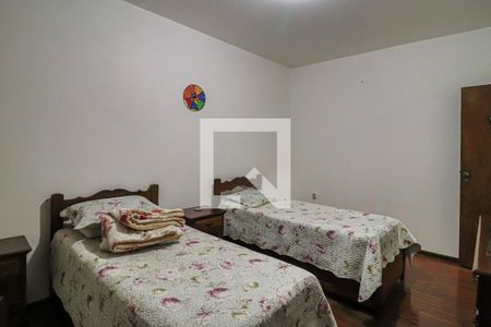 Casa à venda com 493m², 6 quartos e 3 vagasQuarto 1