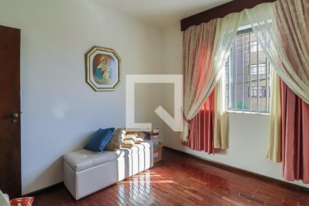 Casa à venda com 493m², 6 quartos e 3 vagasQuarto 2