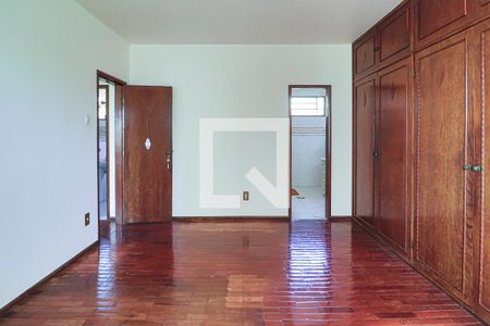 Casa à venda com 493m², 6 quartos e 3 vagasQuarto 3 Suíte