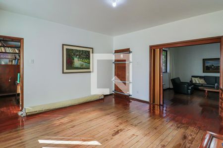 Sala 1 de casa para alugar com 6 quartos, 493m² em Silveira, Belo Horizonte