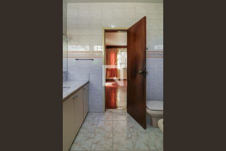 Casa à venda com 493m², 6 quartos e 3 vagasBanheiro do Quarto 3 Suíte