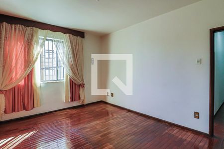 Casa à venda com 493m², 6 quartos e 3 vagasQuarto 3 Suíte