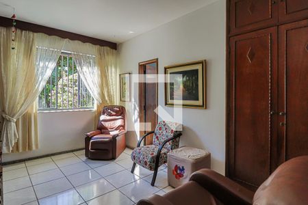 Casa à venda com 493m², 6 quartos e 3 vagasQuarto 4 Suíte