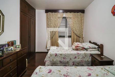 Casa à venda com 493m², 6 quartos e 3 vagasQuarto 1