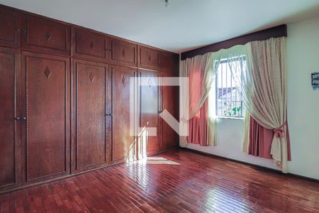 Casa à venda com 493m², 6 quartos e 3 vagasQuarto 3 Suíte