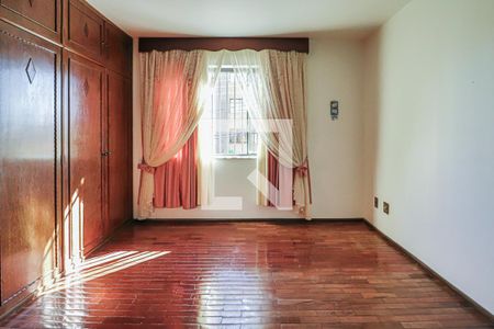 Casa à venda com 493m², 6 quartos e 3 vagasQuarto 3 Suíte