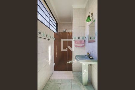 Casa à venda com 493m², 6 quartos e 3 vagasBanheiro do Quarto 4 Suíte