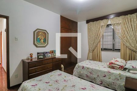 Casa à venda com 493m², 6 quartos e 3 vagasQuarto 1